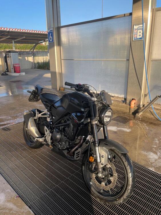 Honda CB 300 R (2022 - 25) (4)