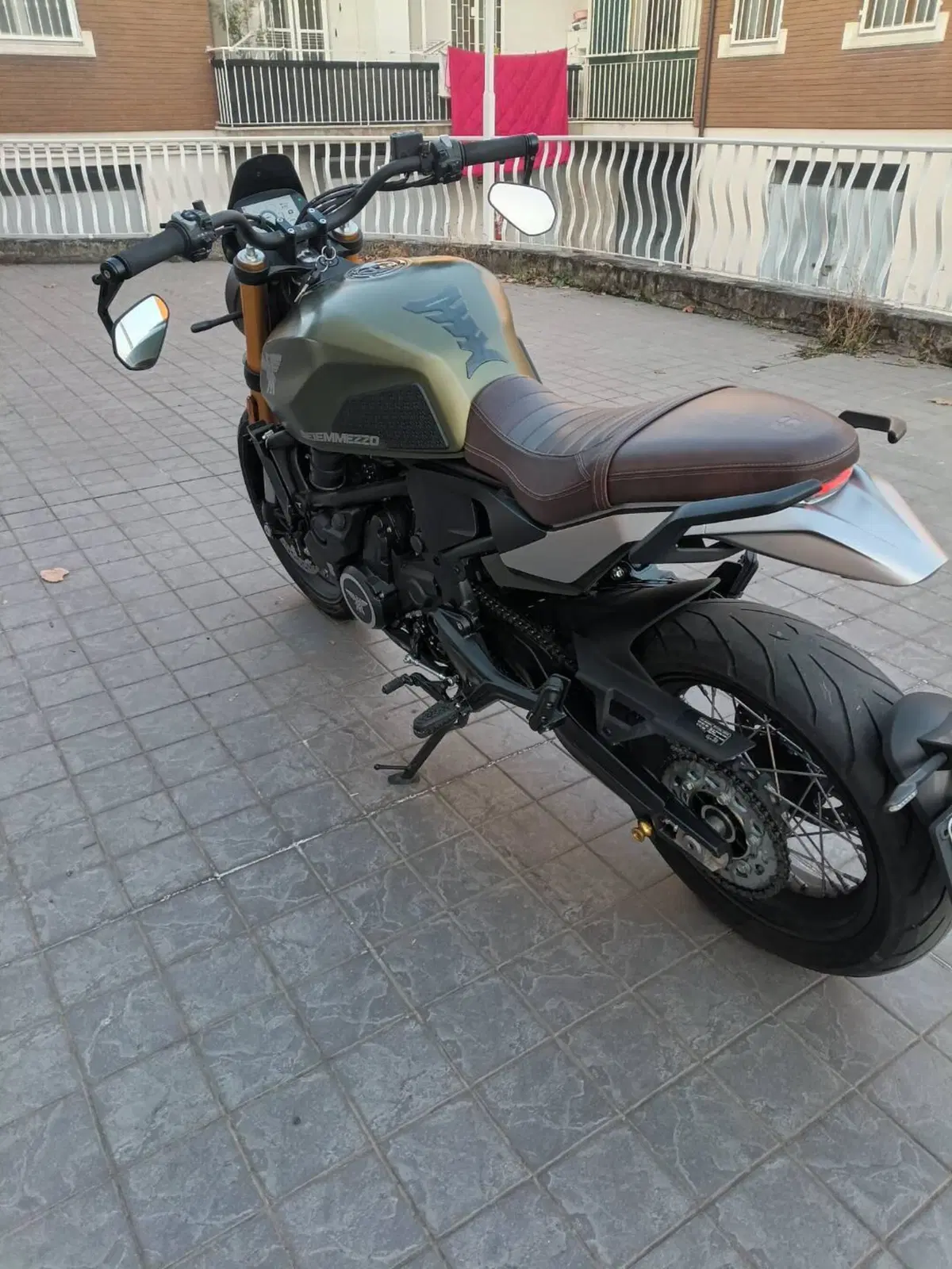 Moto Morini SEIEMMEZZO SCR (2022 - 26) (3)