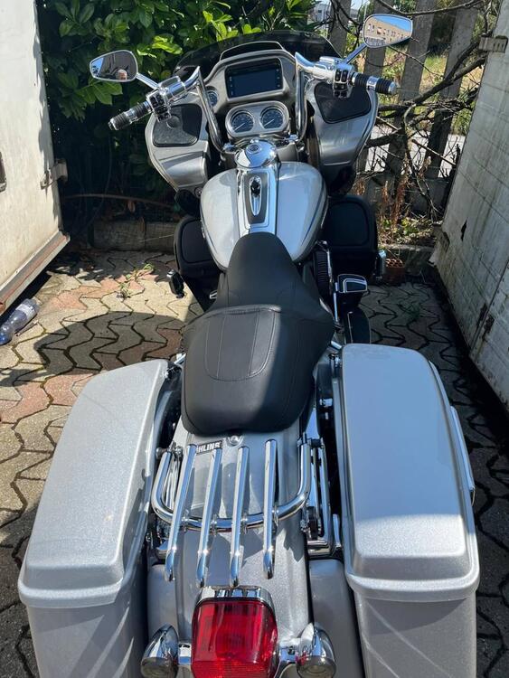 Harley-Davidson 1800 Road Glide Ultra (2014 - 16) - FLTRUSE (2)