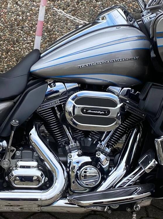 Harley-Davidson 1800 Road Glide Ultra (2014 - 16) - FLTRUSE (5)