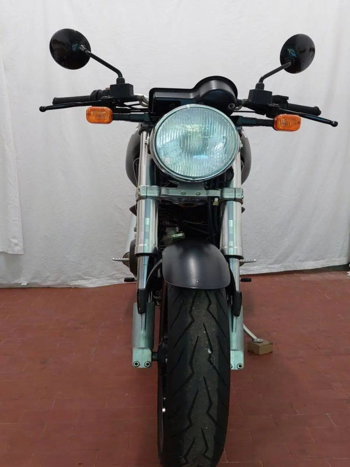 Ducati Monster dark 600 (3)