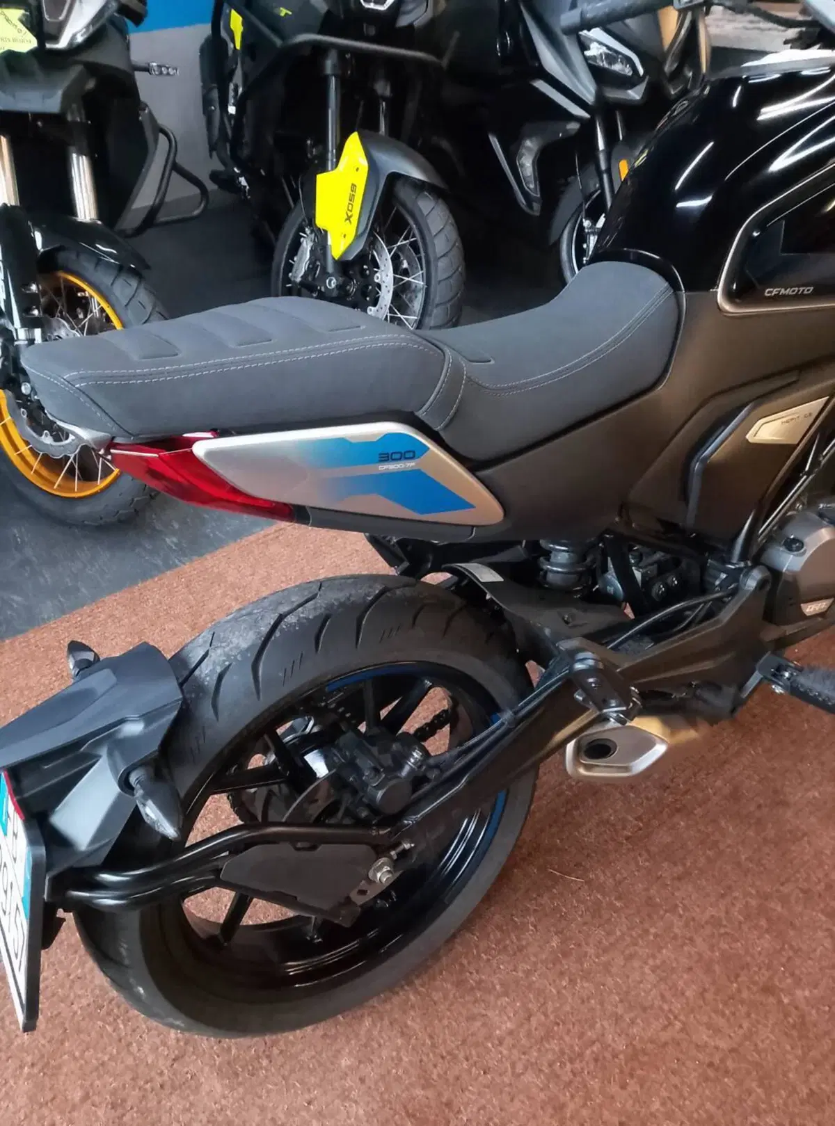 CFMOTO 300CL-X Heritage (2023 - 26) (11)