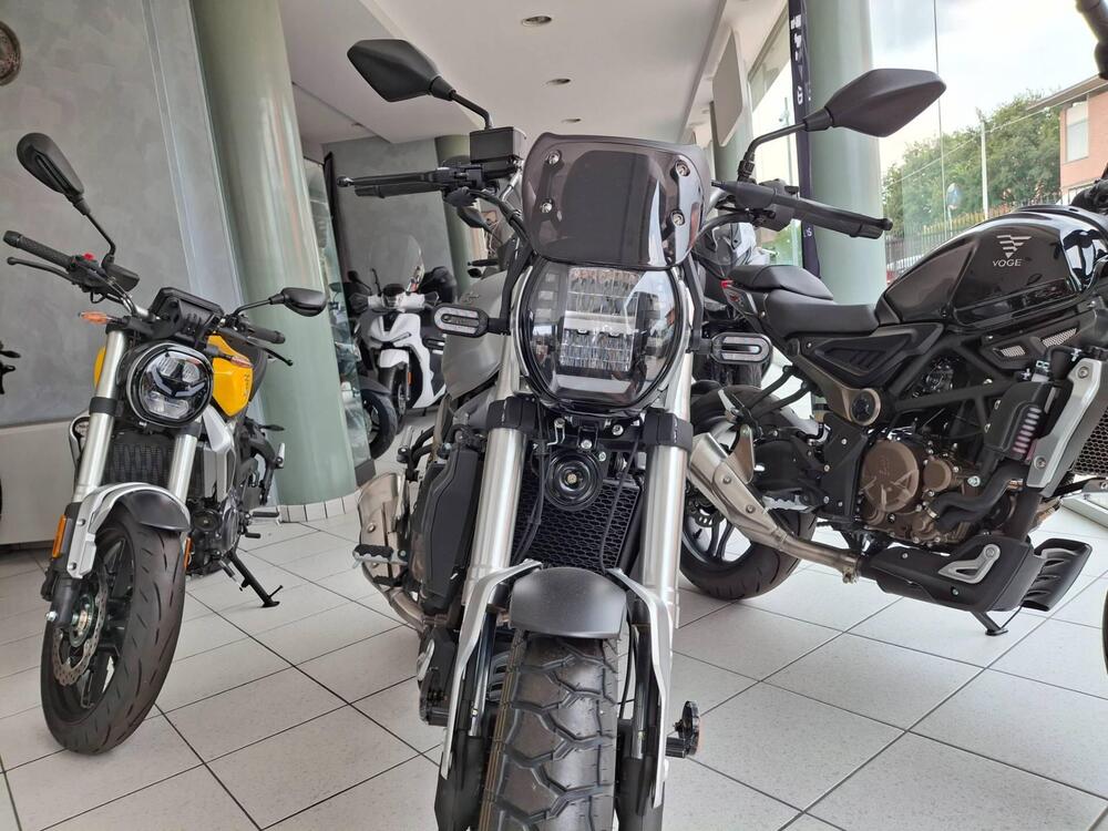 Voge Trofeo 300ACX Scrambler (2021 - 25) (3)
