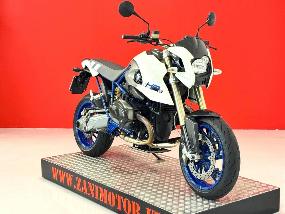 Bmw HP2 Megamoto (2)