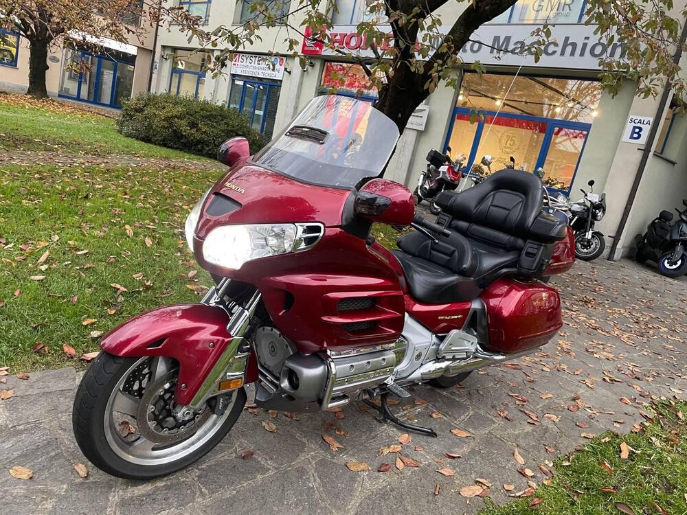 Honda GL 1800 Gold Wing (2000 - 05) (2)