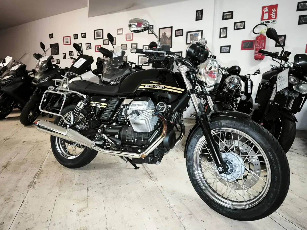 Moto Guzzi V7 Classic (2008 - 12) (3)