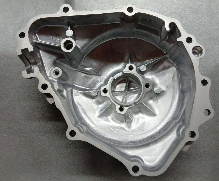 11321MBZC50 carter statore HORNET Honda (2)