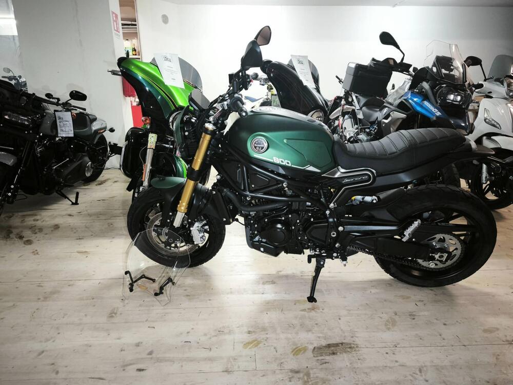 Benelli Leoncino 800 (2022 - 25)