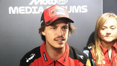 MotoGP 2025. GP di Valencia. Nicol&ograve; Bulega, ultimo dopo il venerd&igrave;: "&Egrave; ancora la moto che porta me, devo migliorare gli automatismi"