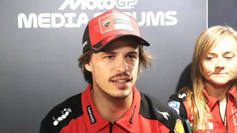 MotoGP 2025. GP di Valencia. Nicol&ograve; Bulega, ultimo dopo il venerd&igrave;: "&Egrave; ancora la moto che porta me, devo migliorare gli automatismi"