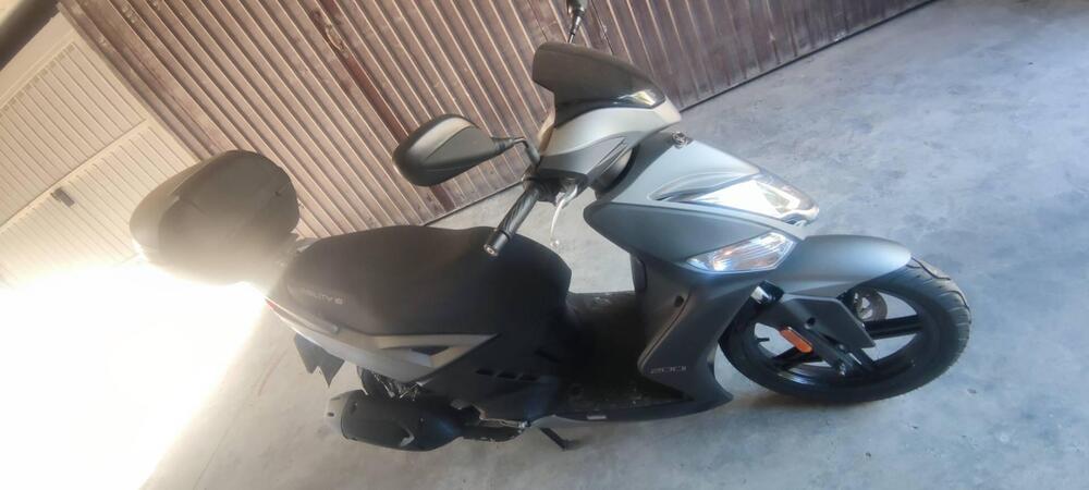 Kymco Agility 200i R16 + (2021 - 25) (3)