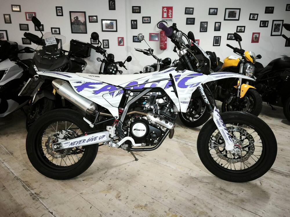 Fantic Motor Motard 125 Performance 4t (2020) (4)