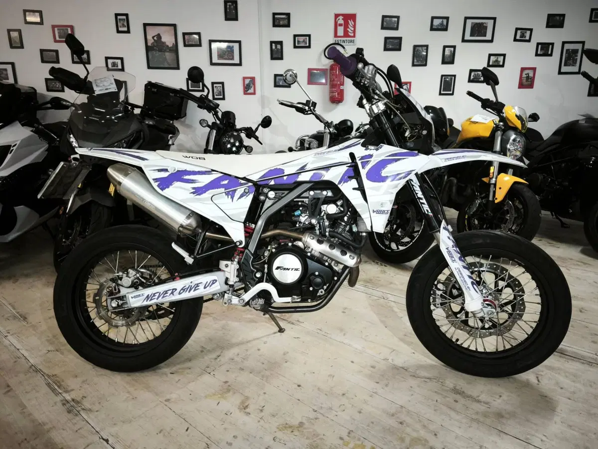 Fantic Motor Motard 125 Performance 4t (2020) (4)