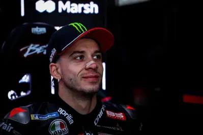 MotoGP 2025. GP di Valencia. Marco Bezzecchi: "Cosa ho visto da Pedro Acosta? Guidava pulito, glielo invidio. La caduta? Errore mio"
