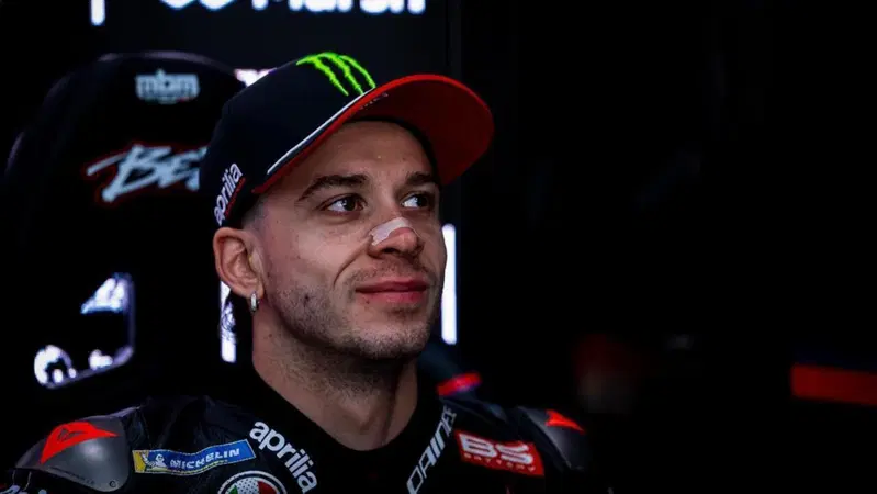 MotoGP 2025. GP di Valencia. Marco Bezzecchi: "Cosa ho visto da Pedro Acosta? Guidava pulito, glielo invidio. La caduta? Errore mio"