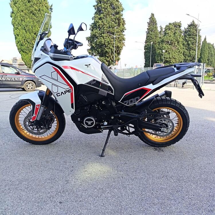 Moto Morini X-Cape 700 Gold Edition (2025) (5)