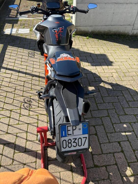 KTM 1290 Super Duke R (2019) (3)