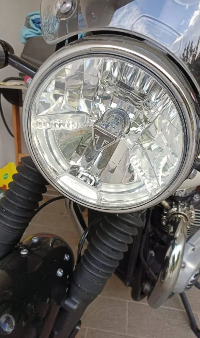 Triumph Bonneville T120 (2016 - 20) (4)