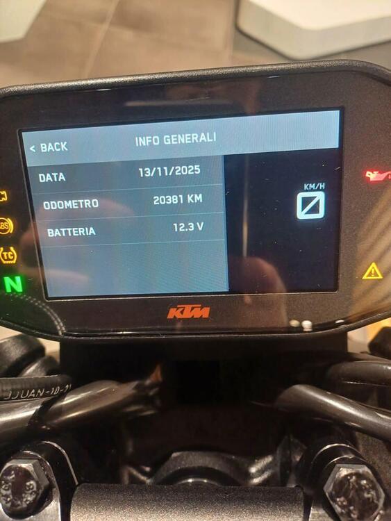 KTM 890 Duke R (2022 - 23) (3)