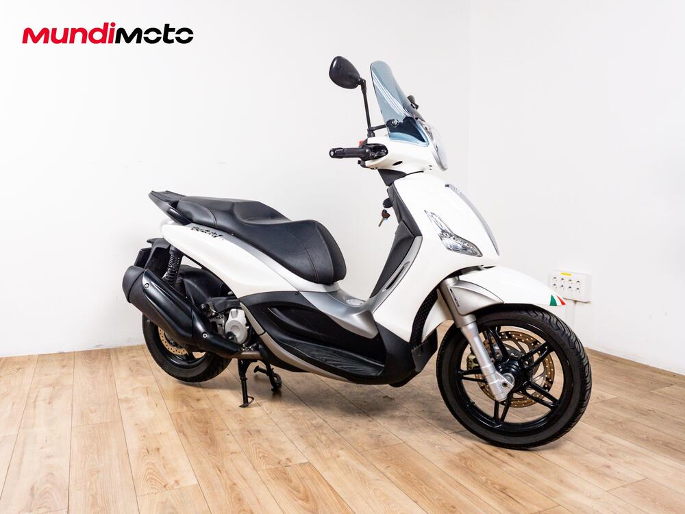 Piaggio Beverly 350 SportTouring ie ABS (2011 - 17) (2)