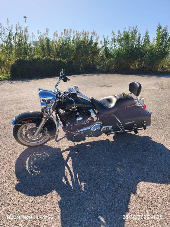 Harley-Davidson 1584 Road King Classic (2007 - 10) - FLHRC (3)