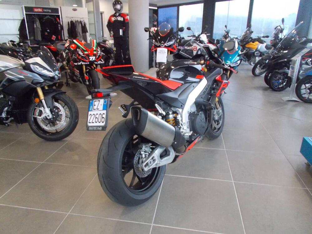 Aprilia RSV4 1100 Factory (2021 - 24) (2)