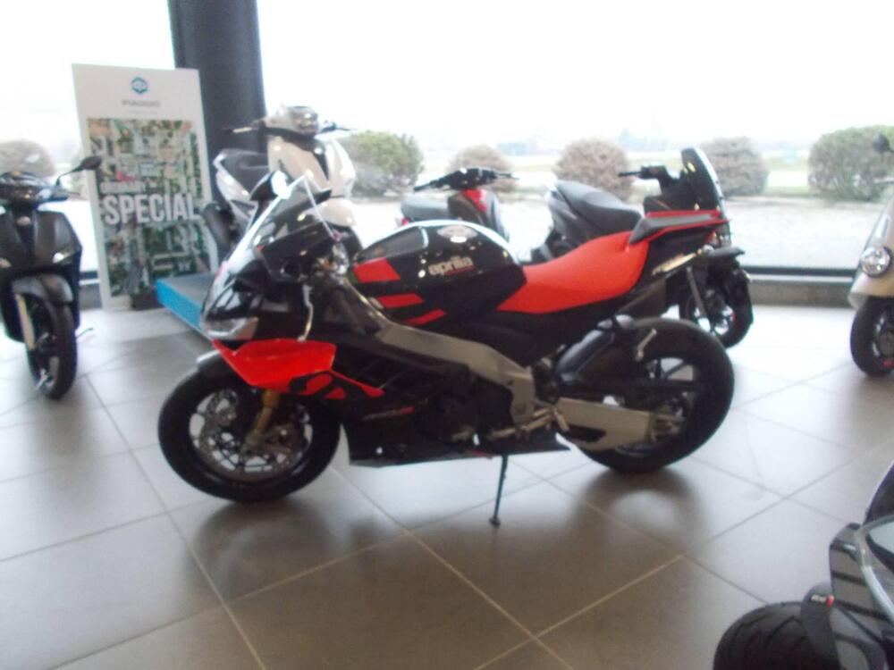 Aprilia RSV4 1100 Factory (2021 - 24) (4)