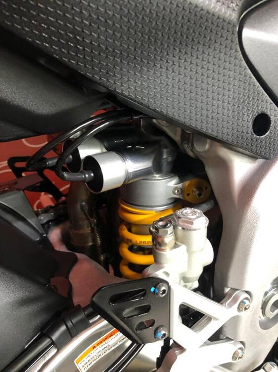 Aprilia RSV4 1100 Factory (2021 - 24) (5)