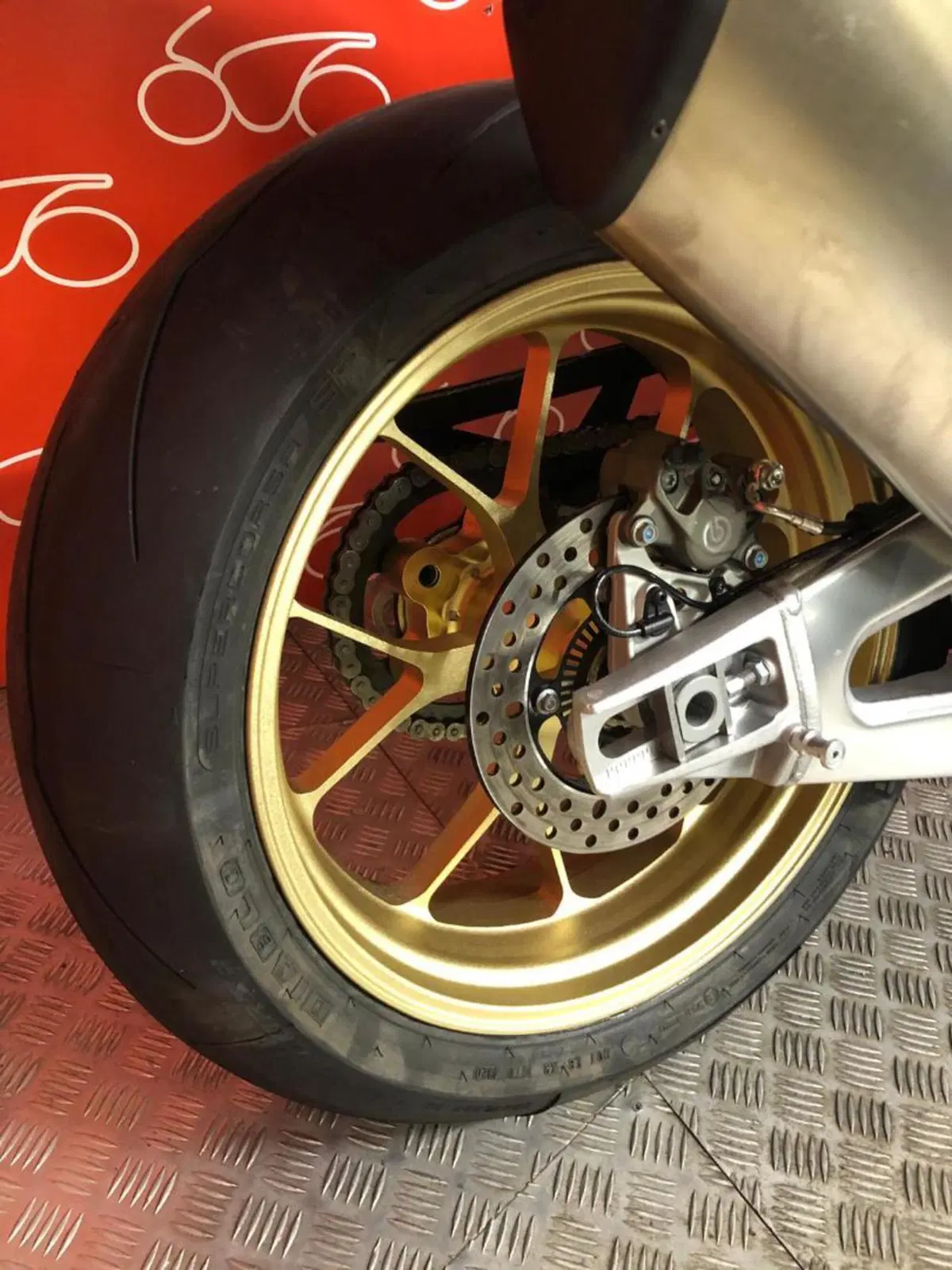 Aprilia RSV4 1100 Factory (2021 - 24) (6)