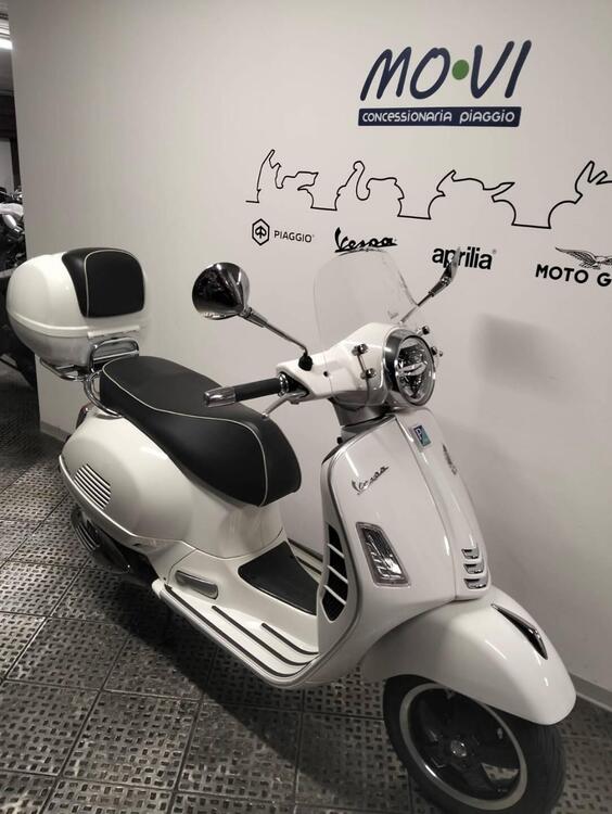 Vespa GTS 300 Super Hpe (2018 - 19) (2)