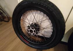 vendo cerchi ruota con pneumatici Pirelli per Guzz Moto Guzzi