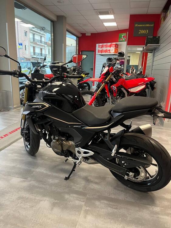 QJ Motor SRK 550 (2024 - 25) (2)