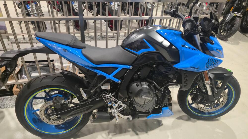 Suzuki GSX-8S (2023 - 24) (4)