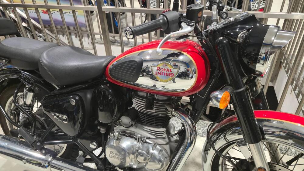 Royal Enfield Meteor 350 Stellar (2021 - 25) (3)