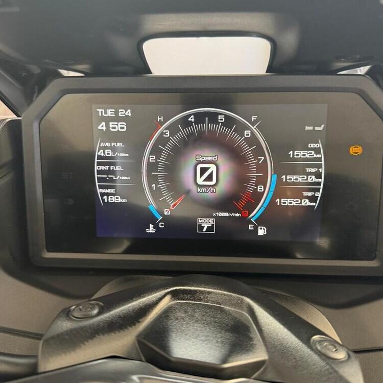 Yamaha T-Max 560 Tech Max (2022 - 24) (5)