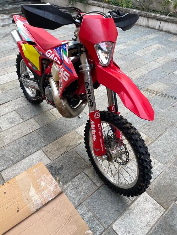 GASGAS EC 300 (2024) (2)