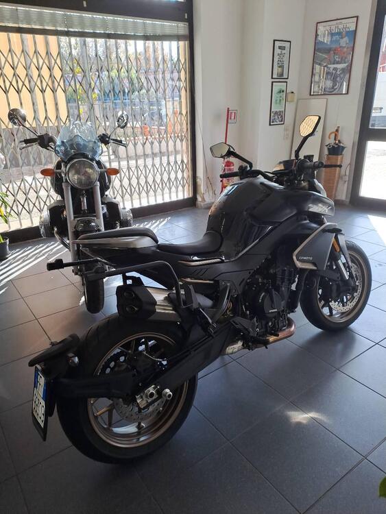 CFMOTO 800NK Sport (2023 - 25)