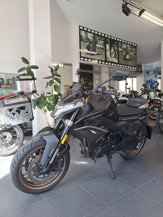 CFMOTO 800NK Sport (2023 - 25) (2)