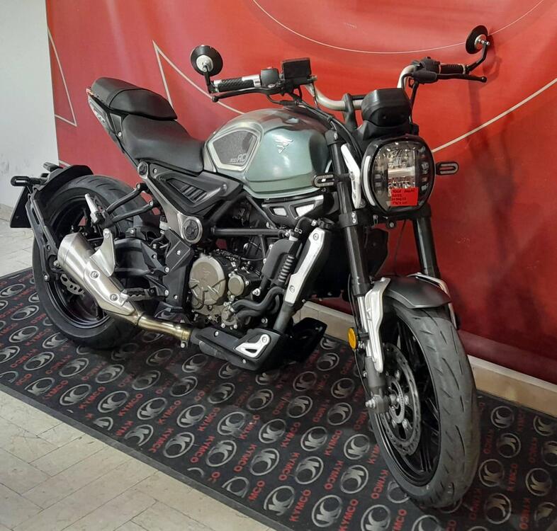 Voge Trofeo 300AC (2021 - 25) (3)