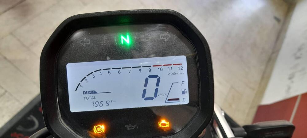 Voge Trofeo 300AC (2021 - 25) (4)