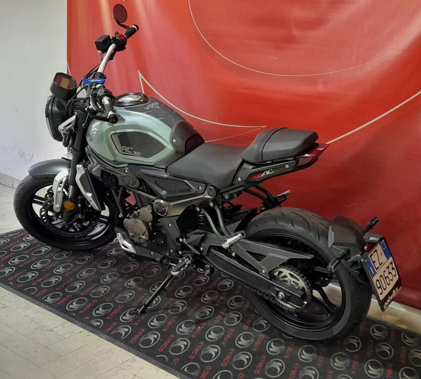 Voge Trofeo 300AC (2021 - 25) (5)