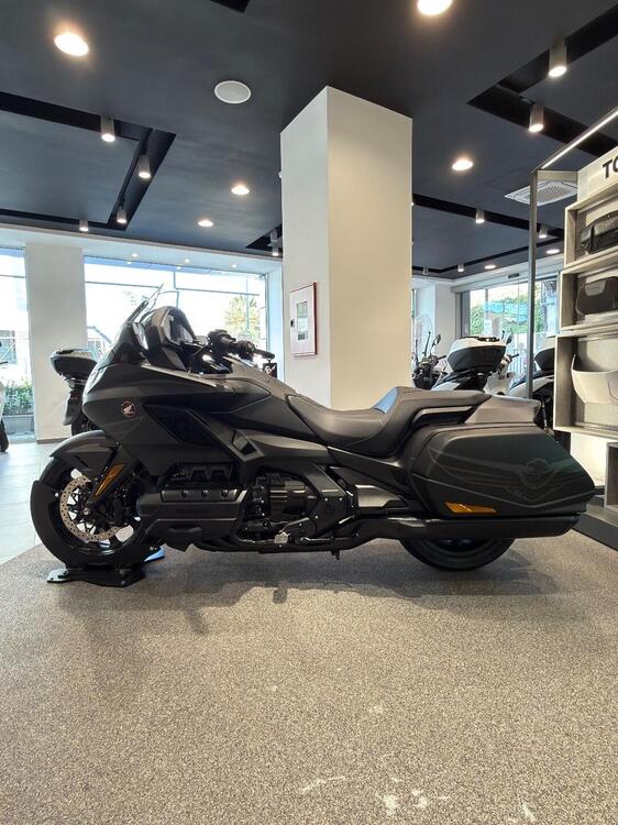 Honda GL 1800 Gold Wing 50° Anniversario (2025) (2)