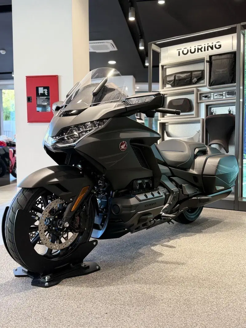 Honda GL 1800 Gold Wing 50° Anniversario (2025 - 26) (3)