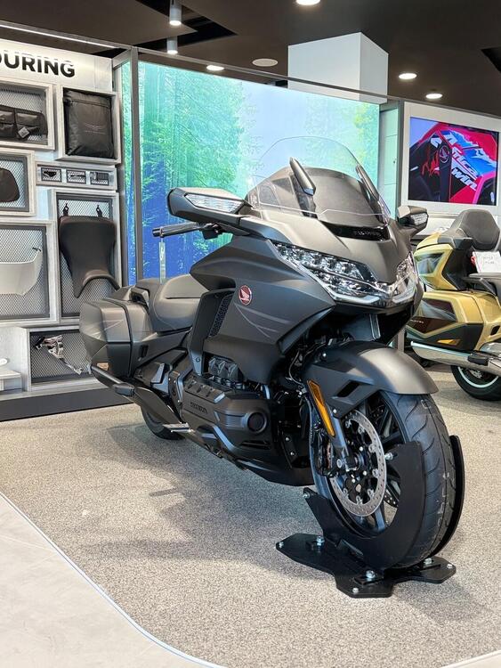 Honda GL 1800 Gold Wing 50° Anniversario (2025) (5)