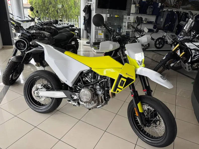 Husqvarna 701 Supermoto (2026)
