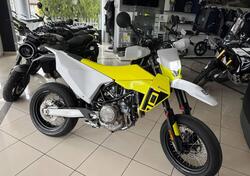 Husqvarna 701 Supermoto (2026) nuova