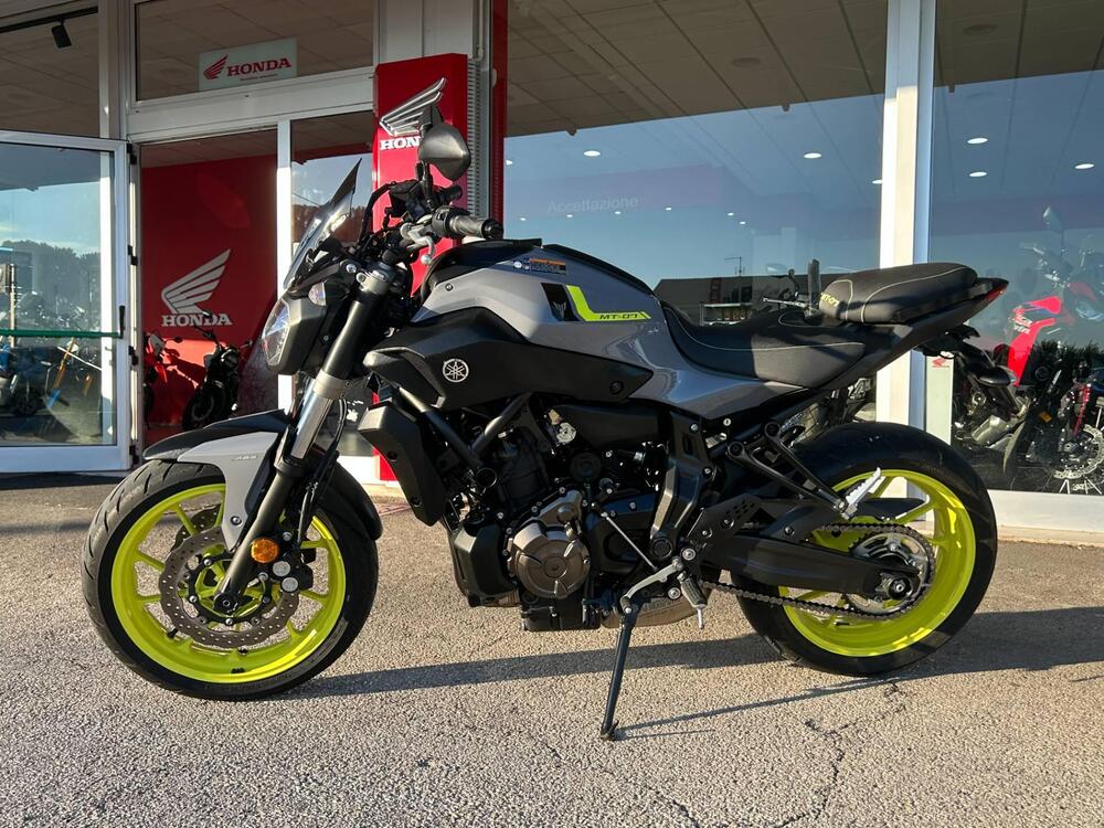 Yamaha MT-07 (2018 - 20) (2)
