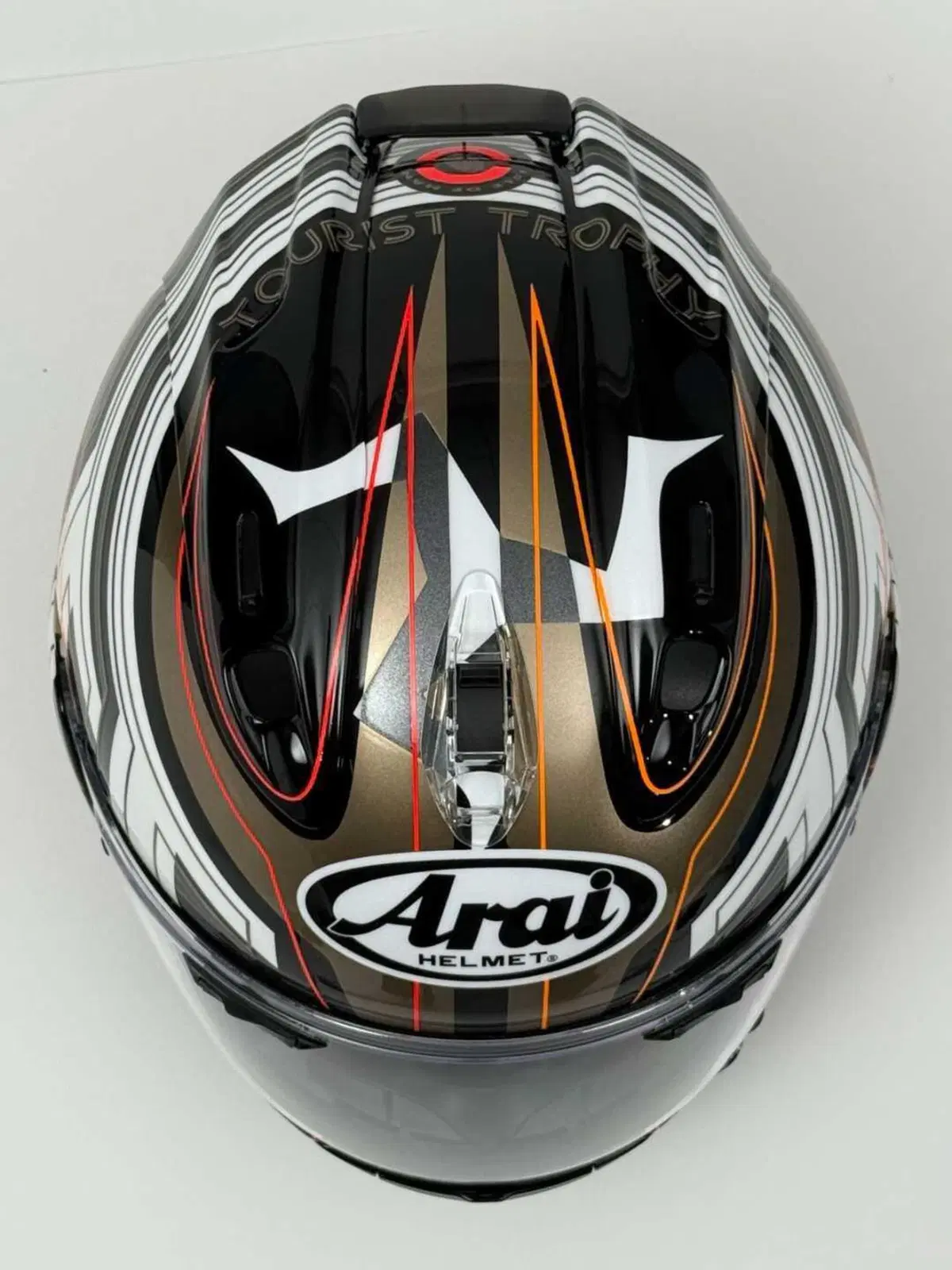 Arai svela il nuovo RX-7V Evo Isle of Man TT in Edizione Limitata 2026 (6)
