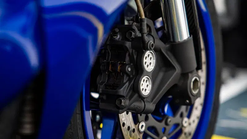 Yamaha YZF R1 (2020 - 25) (13)