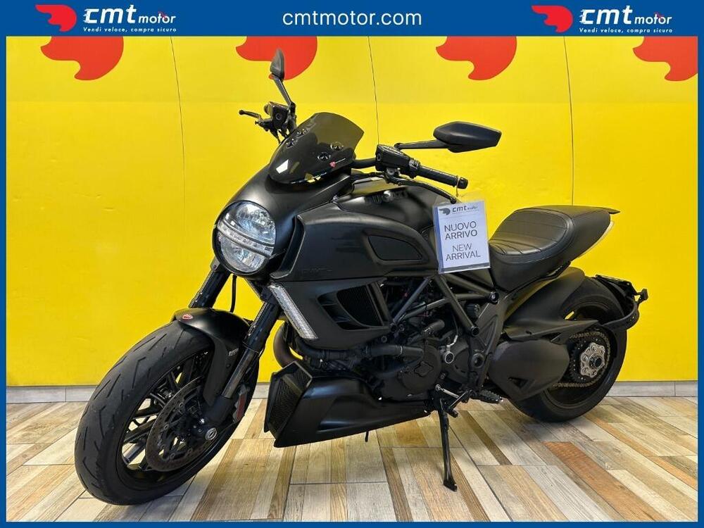 Ducati Diavel 1200 Dark (2012 - 13) (2)